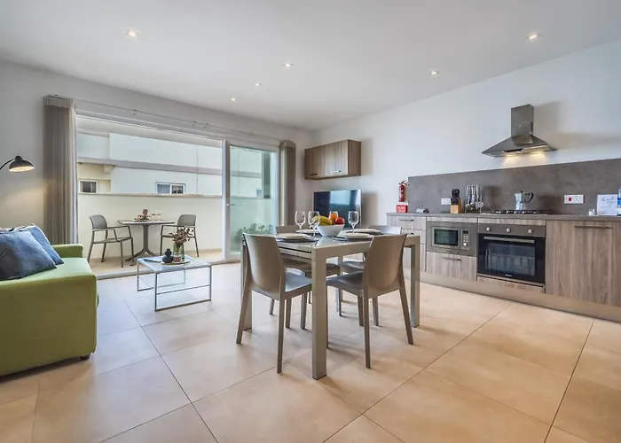 Fl 4 Thelodge-Charming City Retreat By Homely